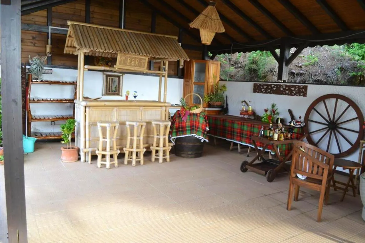 Spacious Seaview Haven: Deshaies Mountain Retreat 0*,  Guadeloupe