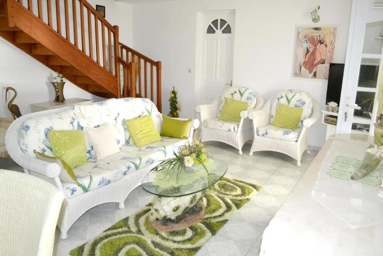 Apartment Spacious Seaview Haven: Deshaies Mountain Retreat Guadeloupe