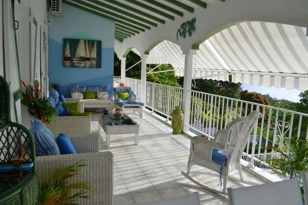 Spacious Seaview Haven: Deshaies Mountain Retreat